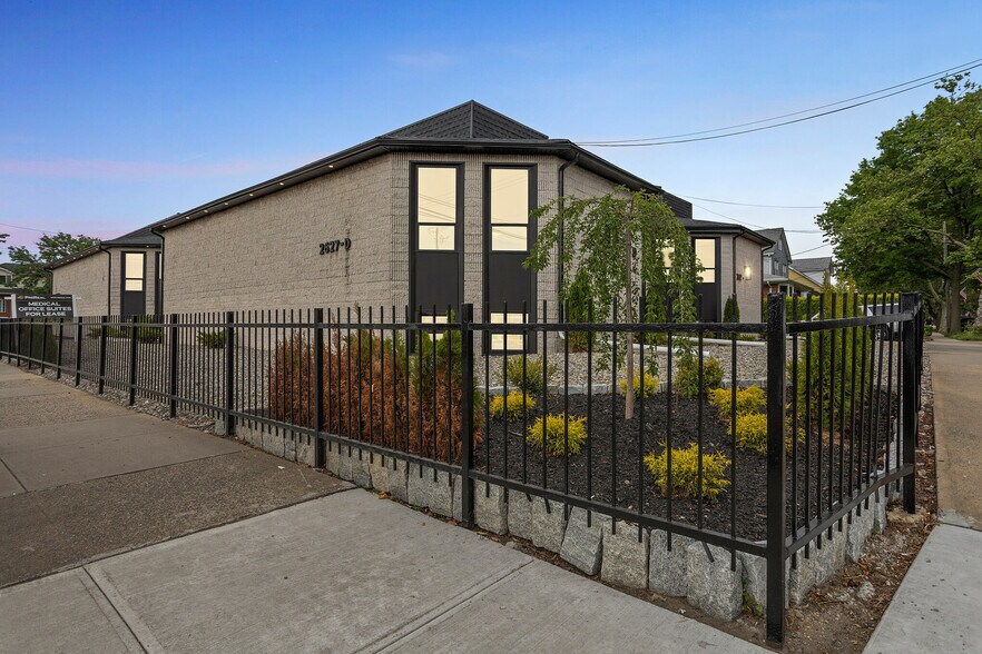 2627 Hylan Blvd, Staten Island, NY 10306 Medical Office For Lease