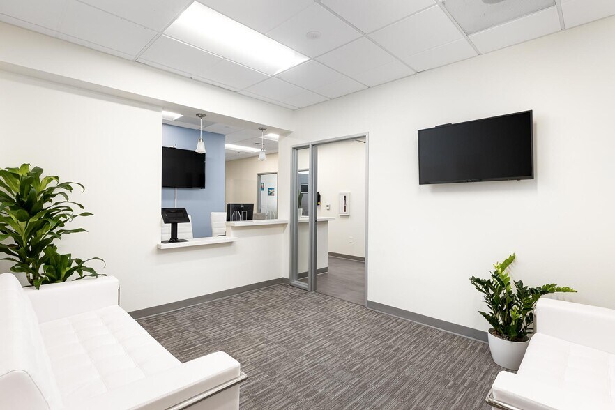 More Photos Of 4150 Regents Park Row, La Jolla Medical For Lease