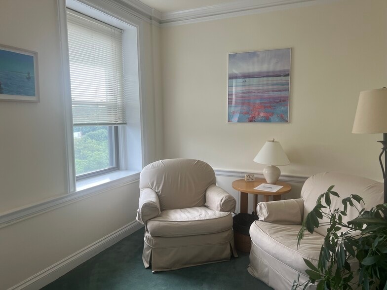 More Photos Of 1180 Beacon St, Brookline Hospital For Sale
