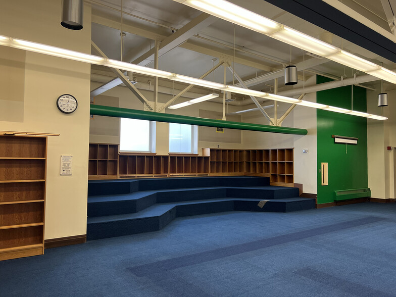 More Photos Of 1042 18th Ave SE, Minneapolis Schools For Sale