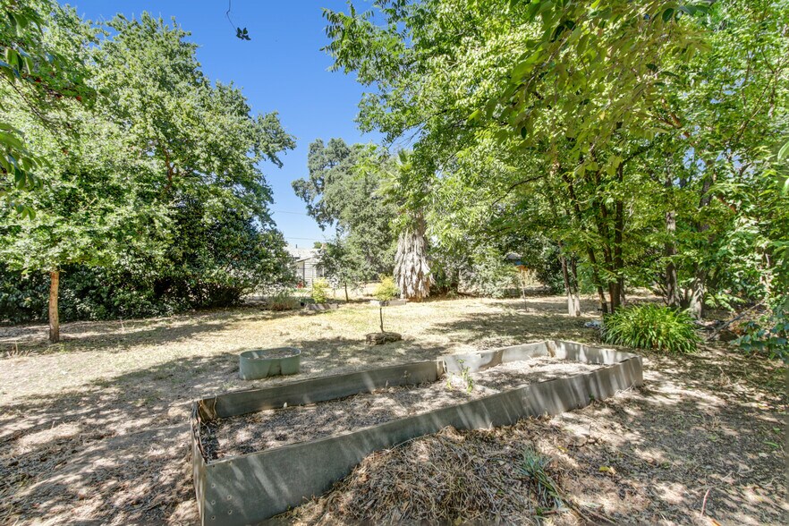 More Photos Of 4833 College Oak Dr, Sacramento Multifamily For Sale