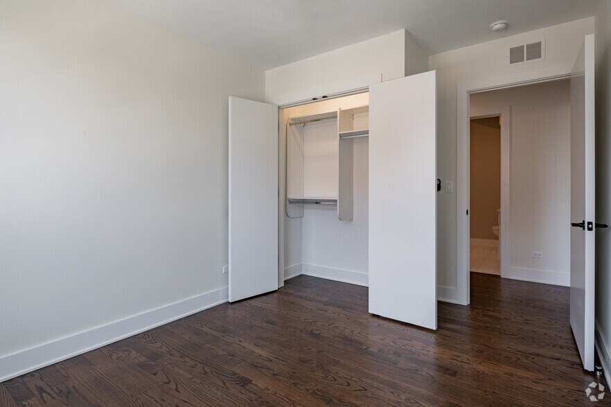 More Photos Of 3001 N Southport Ave, Chicago Apartments For Lease