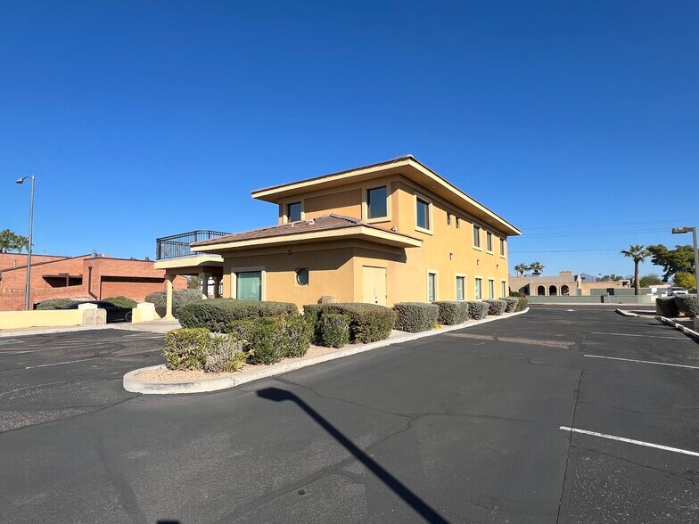 More Photos Of 16448 N 40th St, Phoenix Loft Creative Space For Sale