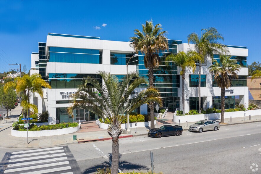 Primary Photo Of 3201 Wilshire Blvd, Santa Monica Office For Lease
