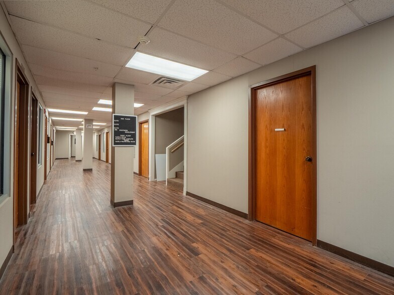 More Photos Of 122 E Carl Albert Pky, Mcalester Office For Sale