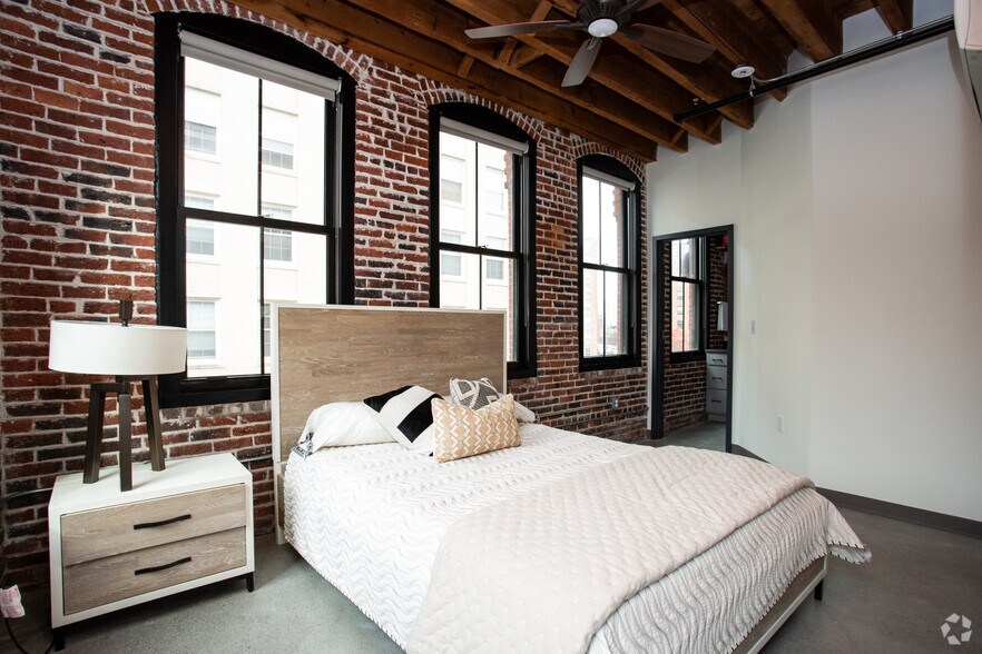 More Photos Of 24 Essex St, Haverhill Apartments For Sale