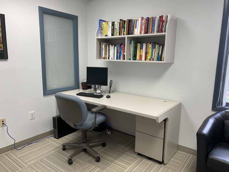 More Photos Of 106 Elden St, Herndon Medical For Sale