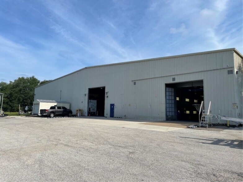 More Photos Of 205 Commercial Dr, Saint Augustine Manufacturing For Lease