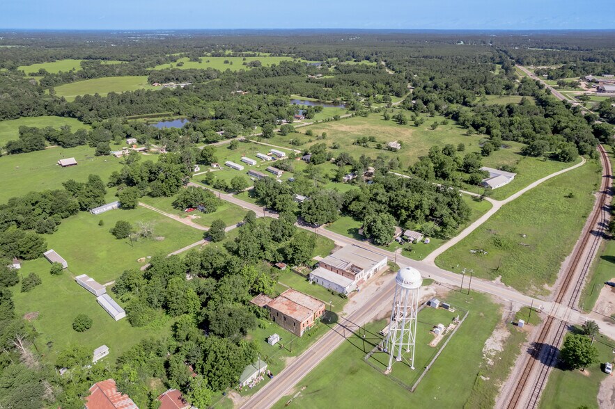 More Photos Of 131 Commerce st, Lovelady General Retail For Sale