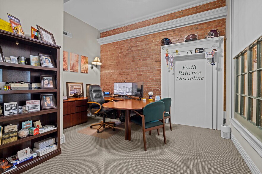 More Photos Of 207 N Water St, Elizabeth City Office For Sale