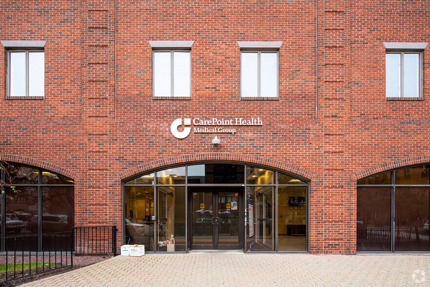 More Photos Of 5 Marine View Plz, Hoboken Office For Lease