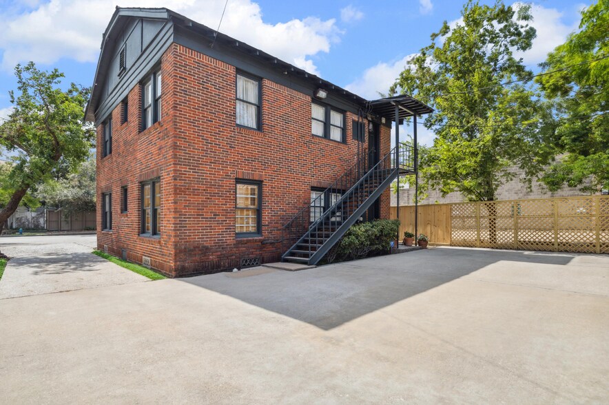 More Photos Of 1717 S Shepherd Dr, Houston Office Residential For Lease