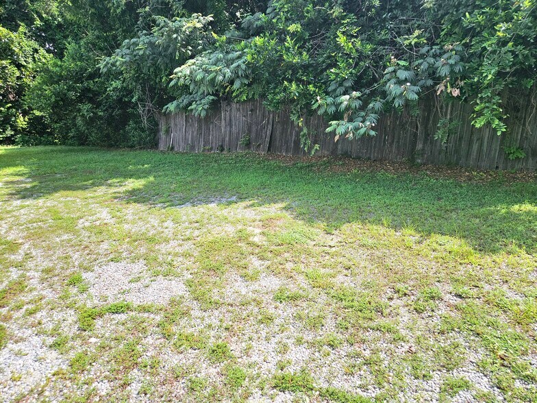 More Photos Of 3554 Hilton Ave, Columbus Medical For Sale