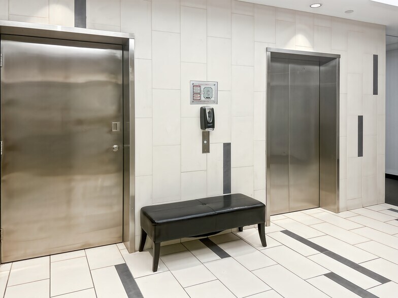 More Photos Of 1111 Boul Dr-Frederik-Philips, Montréal Coworking Space