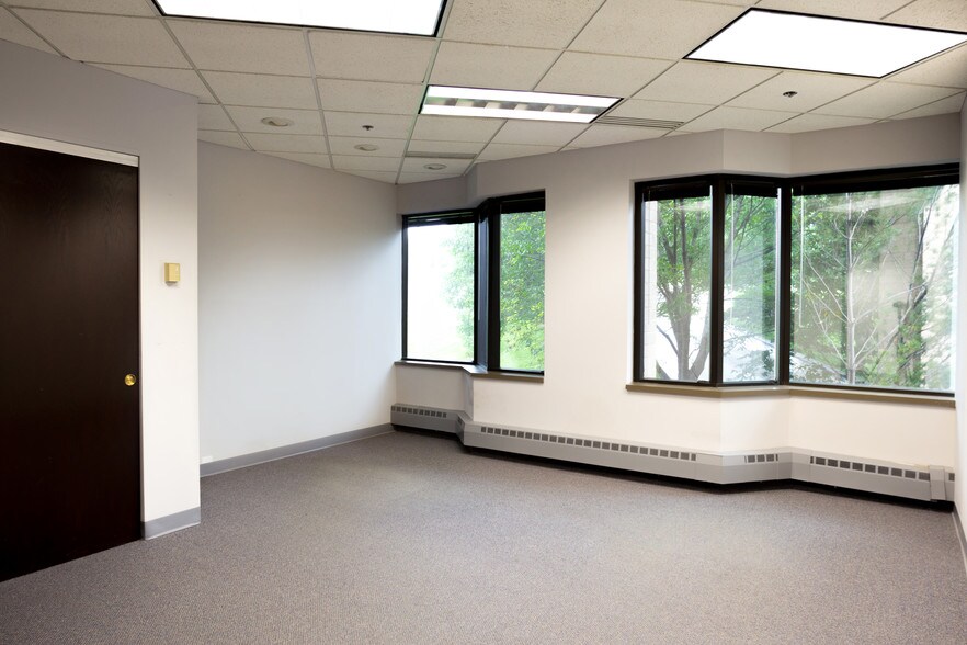 More Photos Of 14515 N Outer Forty, Chesterfield Office For Lease