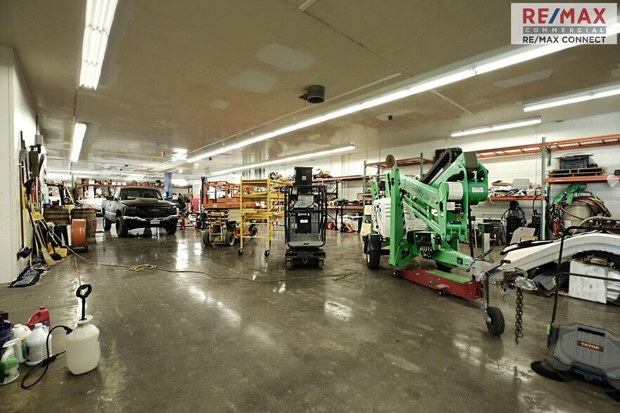 More Photos Of 2521 Hayes Rd, Hayes Light Distribution For Sale