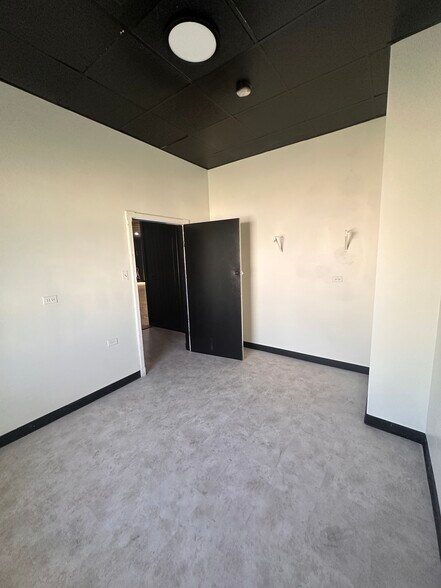 More Photos Of 8350 S 88th Ave, Justice Restaurant For Sale