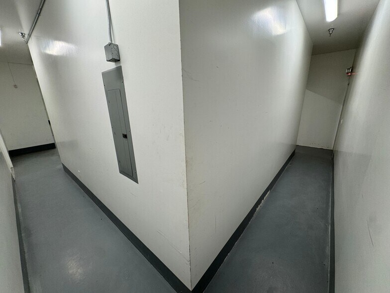 More Photos Of 3535 N Anza Rd, Palm Springs Warehouse For Lease