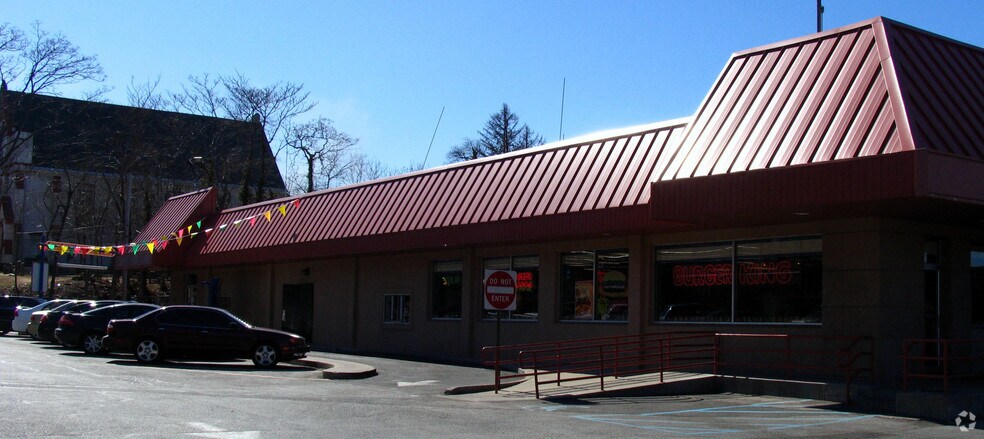 More Photos Of 7001 Amboy Rd, Staten Island General Retail For Lease