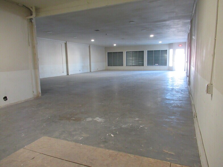 More Photos Of 1644 E Compton Blvd, Compton Freestanding For Sale