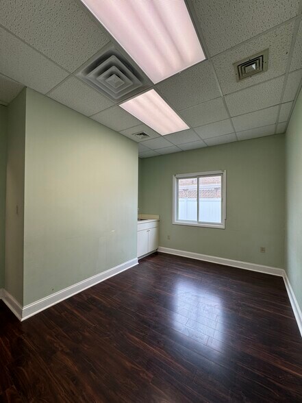 More Photos Of 603A Omni Dr, Hillsborough Medical For Sale