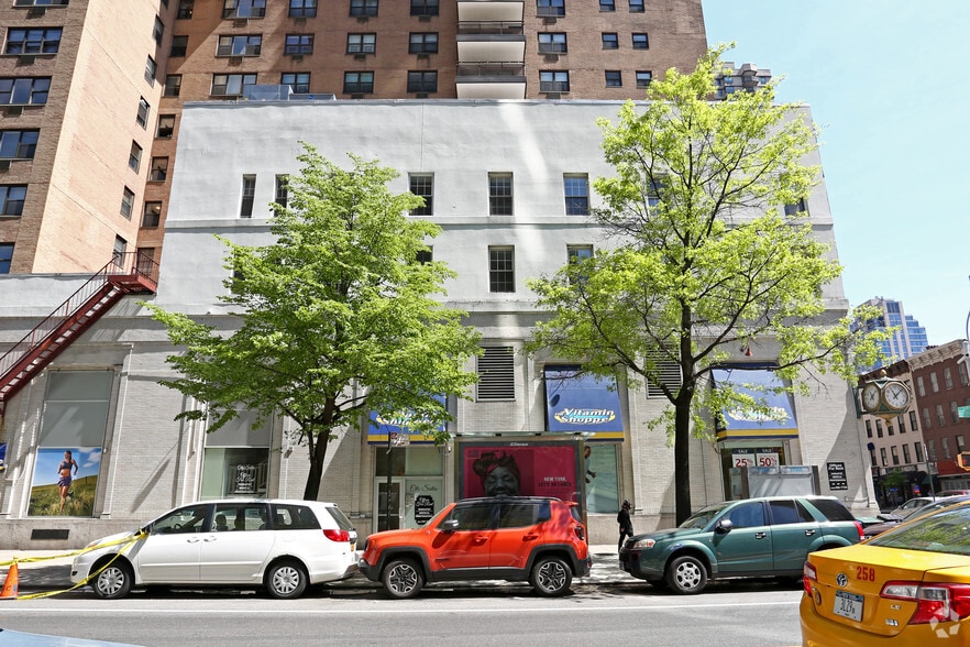 More Photos Of 1513 First Ave, New York Storefront Retail Office For Lease