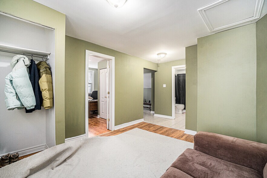 More Photos Of 331 Mona Av, Ottawa Apartments For Sale