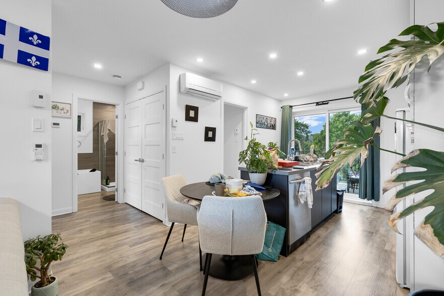 More Photos Of 1611-1615 Rue Godin, Longueuil Apartments For Sale