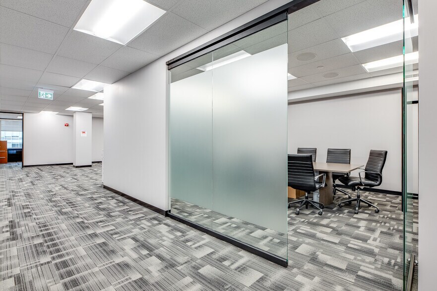 More Photos Of 141 Laurier Ave W, Ottawa Office For Lease