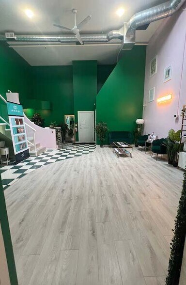 More Photos Of 335 Wesley St, Nanaimo General Retail For Lease
