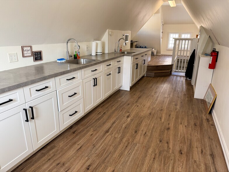 More Photos Of 304 Bloomfield Ave, Verona Medical For Lease