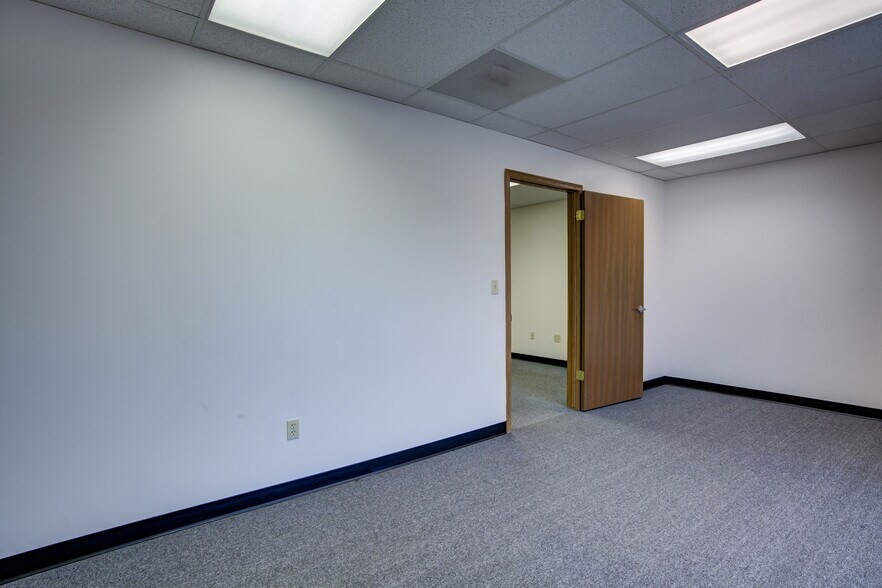 More Photos Of 225 S Academy Blvd, Colorado Springs Office For Sale