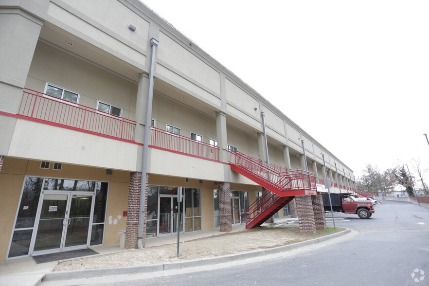 More Photos Of 4300 Buford Hwy, Atlanta Unknown For Lease