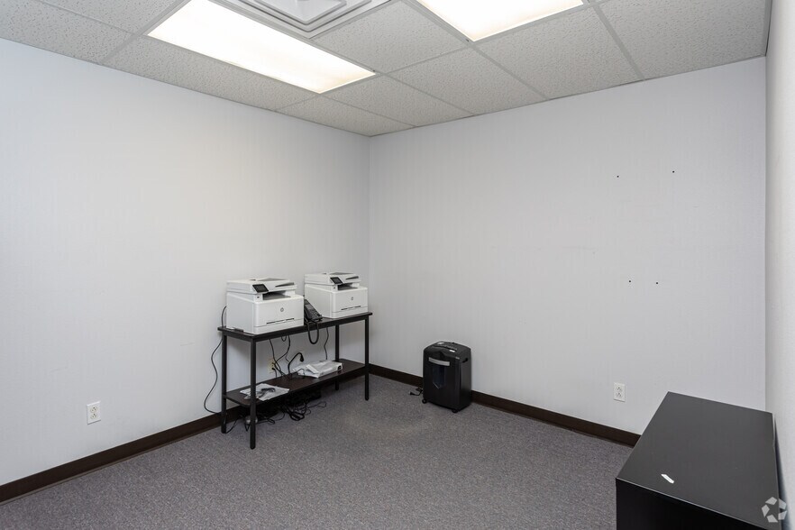 More Photos Of 3600 NW Lawton Rd, Columbus Land For Lease