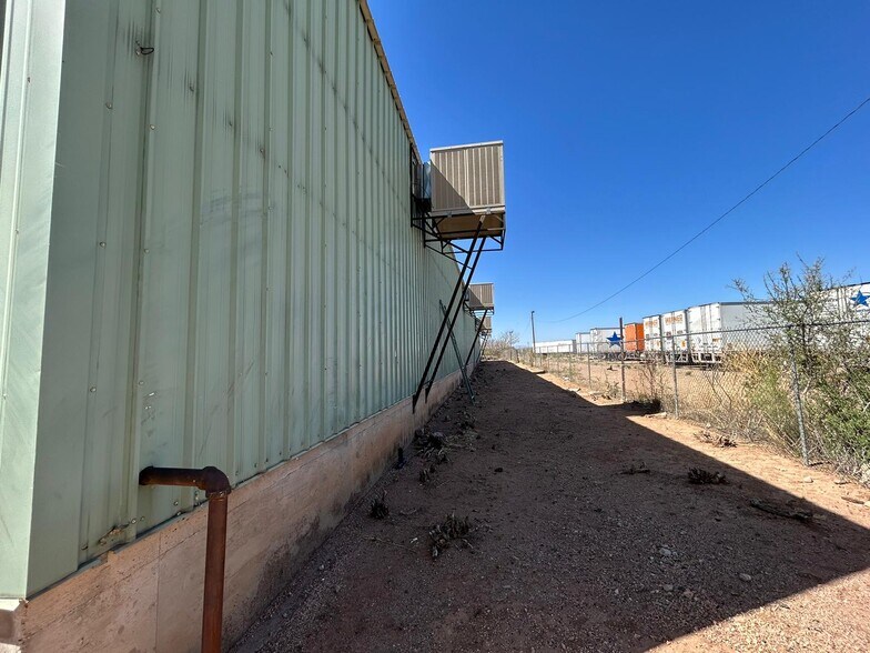 More Photos Of 100 E 9th St, Douglas Warehouse For Sale