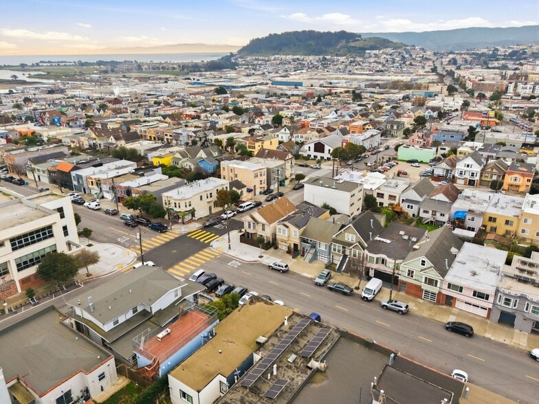 More Photos Of 1603 Revere Ave, San Francisco Apartments For Sale