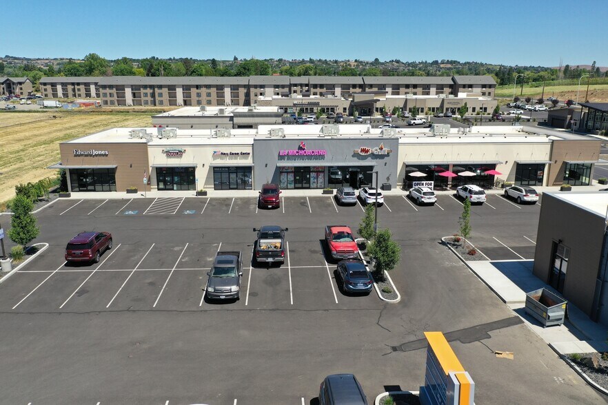 More Photos Of 6411 W Nob Hill Blvd, Yakima General Retail For Lease