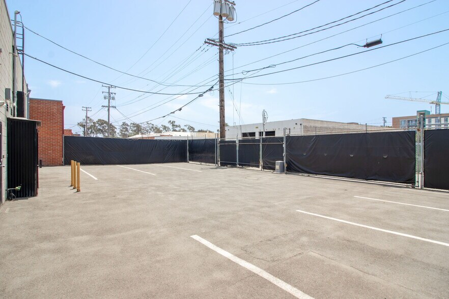 More Photos Of 1648 10th St, Santa Monica Loft Creative Space For Sale