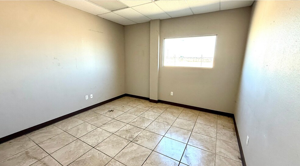 More Photos Of 12920 TX-191 Frontage, Midland Flex For Lease