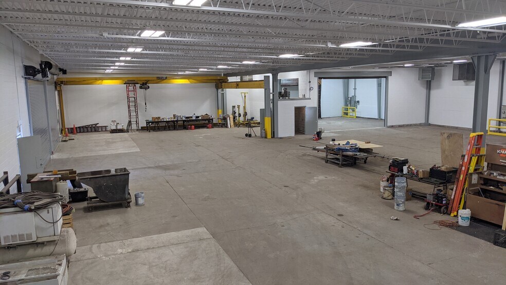 More Photos Of 4439 W Kinzie St, Chicago Warehouse For Lease