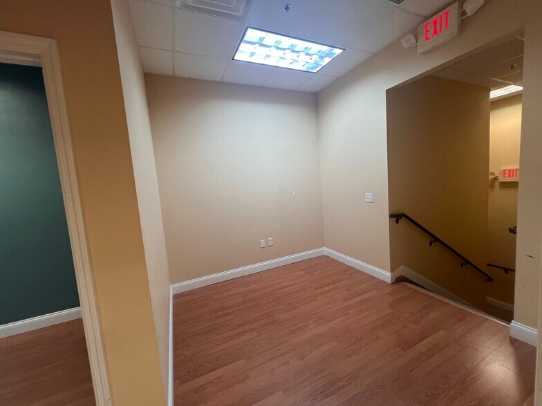 More Photos Of 245 Bellagio Cir, Sanford General Retail For Lease