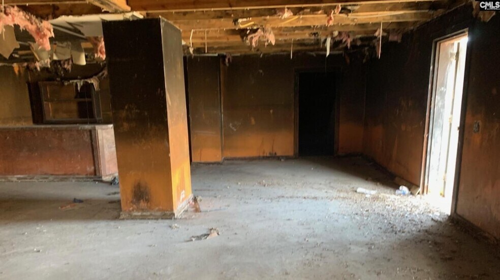 More Photos Of 3836 W Beltline Blvd, Columbia Freestanding For Sale