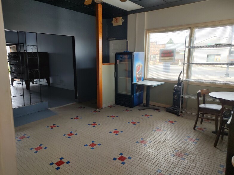 More Photos Of 2106 S Union Ave, Alliance Freestanding For Sale