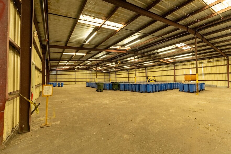 More Photos Of 89 Green St, Warner Robins Warehouse For Sale