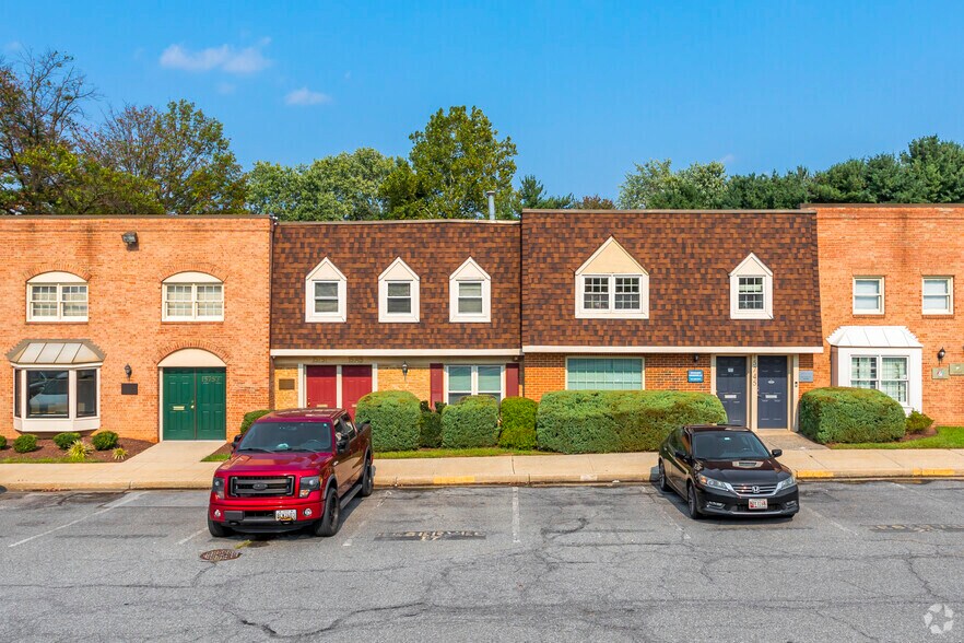 More Photos Of 15701-15757 Crabbs Branch Way, Rockville Light Distribution For Sale