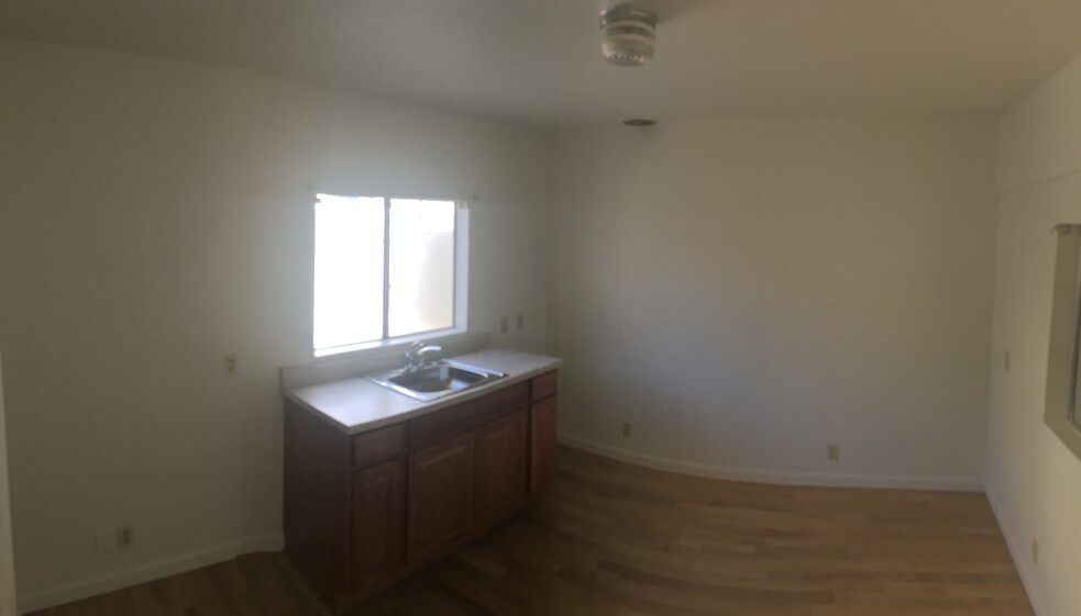 More Photos Of 757 E San Bernardino Rd, Covina Contractor Storage Yard For Lease