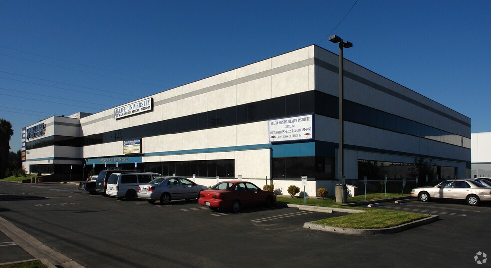 More Photos Of 555 W Redondo Beach Blvd, Gardena Office For Lease