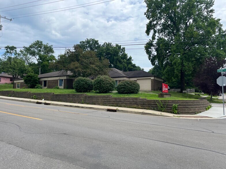 Primary Photo Of 525 W 17th St, Bloomington Office For Sale