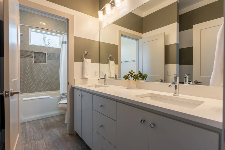 More Photos Of , Nashville Multifamily For Sale