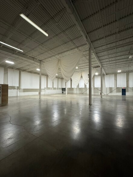 More Photos Of 8 Tyler St, Somerville Flex For Lease